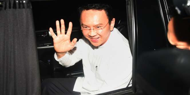 Ahok Tersangka Penistaan Agama