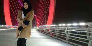 #HOTD: Tampil Maksimal dengan Jaket ala Bunga Dwi Cahyati