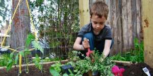 Yuk Ajarkan Si Kecil Memulai Pertemanan