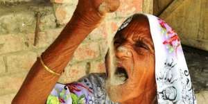 Nenek Kusmawati Tiap Hari Makan Pasir, Astaga Isi Perutnya...