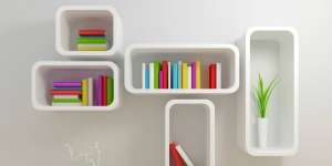 Dwi Puspita: Bikin Rak Buku Minimalis dari Barang Bekas