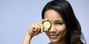 Cara Merawat Kulit di Sekitar Area Mata