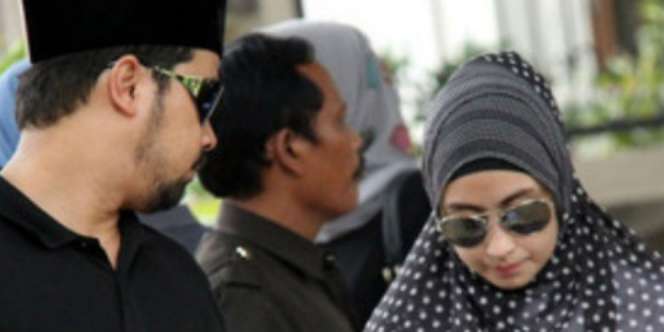 Annisa Trihapsari Berduka