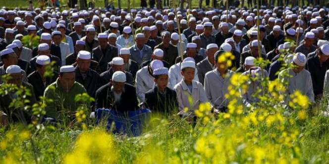 Hukum Sholat Jumat di Jalanan