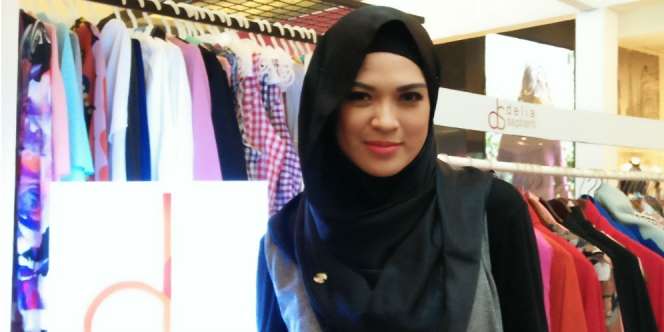 Hijab Bikin Delia Septianti Lebih Sabar