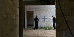 Ditemukan 6 Lubang Tersembunyi, Astaga Isinya...