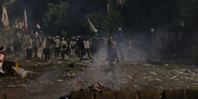 Cara Polisi Cegah Penyusup di Demo '212'