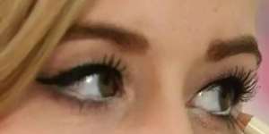 Makin Cantik dengan Riasan Wajah Eyeliner Putih