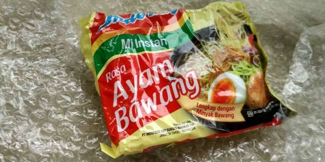 Iseng Beli Sebungkus Mi Instan di Olshop, tapi Malah Dapat...