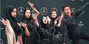 Orang-orang di Balik Sukses Dian Pelangi dalam Show Qatar