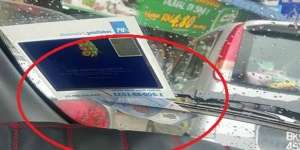 Hati-hati Jika Ada Uang Nyelip di Wiper Mobil