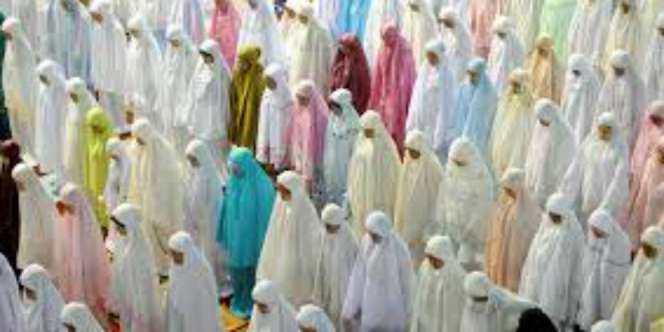 Hukum Salat Saat Muncul Flek Sebelum Haid