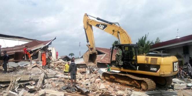Gempa Aceh, 10 Orang Tertimbun Puing Warung Kopi Ulee Glee