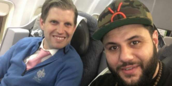 Yang Terjadi Saat Pria Muslim Duduk di Samping Putra Trump