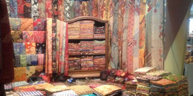 Berburu Batik dan Tenun Kekinian di Indocraft