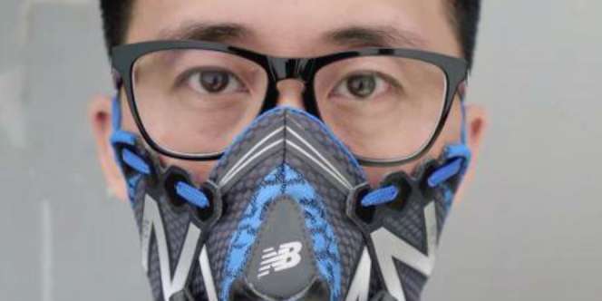 Desainer China Buat Masker Asap dari Sepatu, Tak Bau?