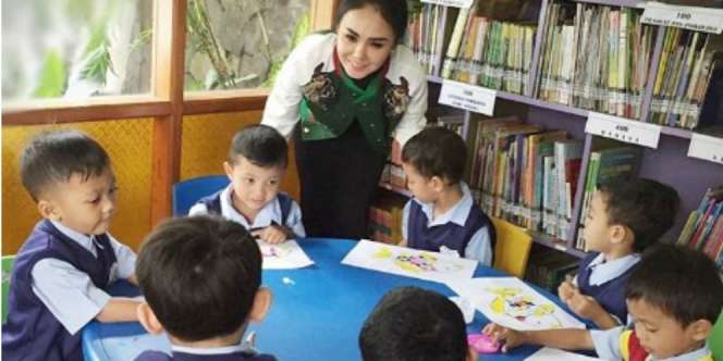 Cuma Bayar Rp2.500 Bisa Sekolah di Tempat Yuni Shara