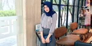 #HOTD: Inspirasi 'Workwear' ala Siti Syahbarni