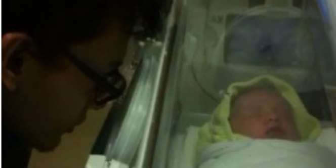 Foto Anak Fedi Nuril Bikin Gemas