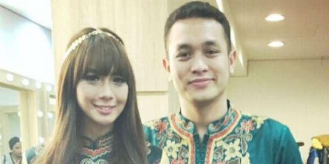 Unggahan Saling Puji Gilang Dirga dan Istri Bikin Penasaran