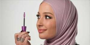 Jadi Duta Makeup di Amerika, Ini Kesan Si Hijaber Cantik