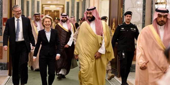 Tolak Berkerudung Saat ke Saudi, Menteri Ini Dihujat