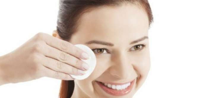 Atasi Minyak Berlebih dengan Sentuhan Loose Powder