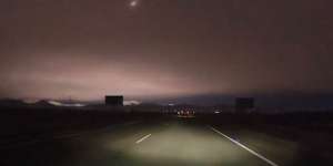 Geger Objek Misterius di Langit, Ubah Malam Jadi Siang