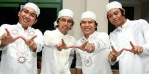 Wali Band Renovasi 100 Mushola di Berbagai Daerah