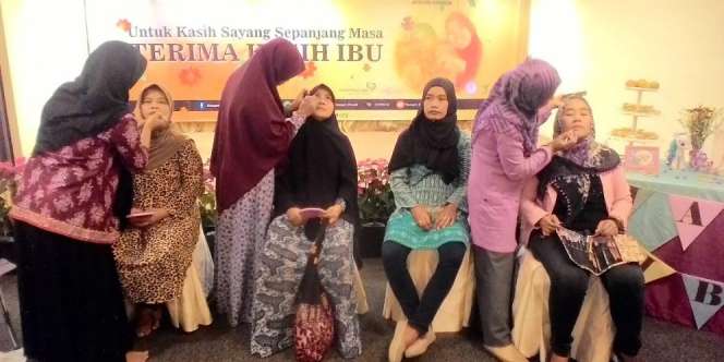  Hari Ibu, Puluhan Ibu Dhuafa Dimanjakan Perawatan Gratis