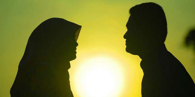 Curhat pada Suami Orang, Apa Hukumnya?