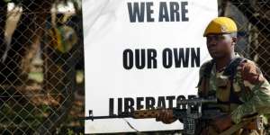 Seragam Militer Masih Utang, Dibayar Pakai Gajah dan Singa