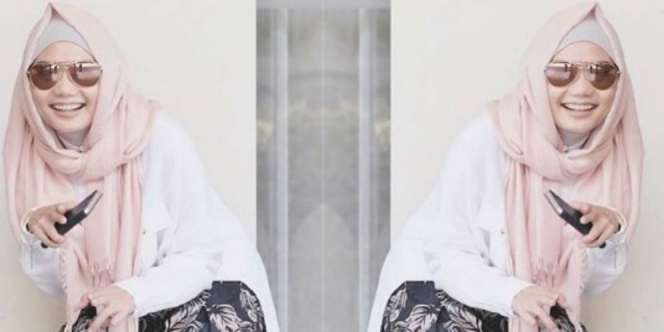 Modisnya Gaya Berhijab Rina Nose