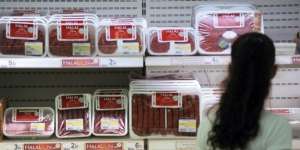 Orang Indonesia Prioritaskan Produk Murah daripada Halal