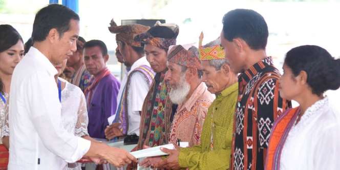 Bagikan Sertifikat Tanah, Jokowi: Jangan Dipakai Beli Motor