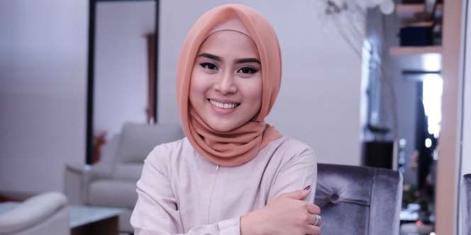 Restu Anggraini: Tips Aplikasikan 'Ombre Lips'