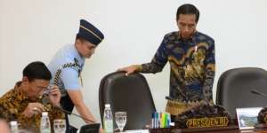 Sidang Kabinet Bahas Medsos, Jokowi Perangi Berita Hoax