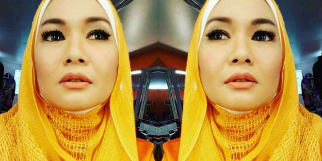 Disangka Lepas Hijab, Dea Mirella Ternyata....