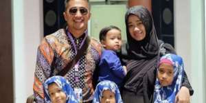 Moment Mengharukan Irfan Hakim Saat Pergi Umrah