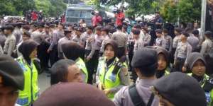 Gara-gara Pengendara Motor, Dua Kubu di Sidang Ahok Memanas