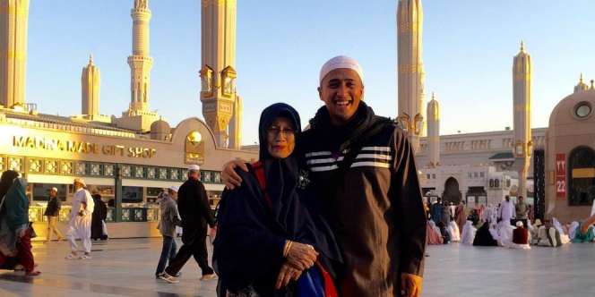 Irfan Hakim Sangat Bahagia Bertemu Dua Wanita ini Saat Umrah