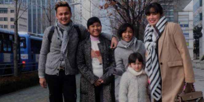 Serunya Liburan Andhika-Ussy ke Korea