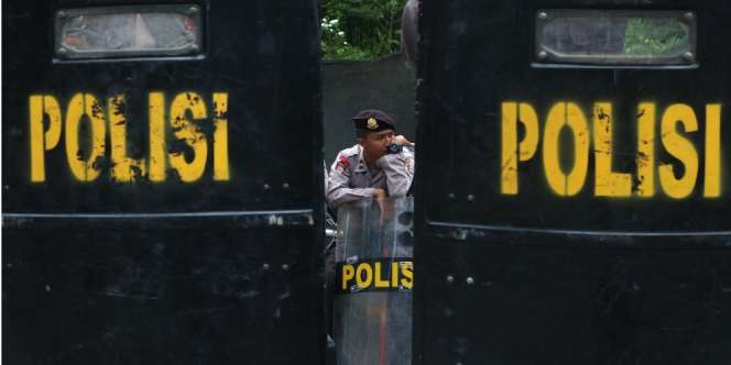 Teka-teki Orang Stres yang Terobos Sidang Ahok