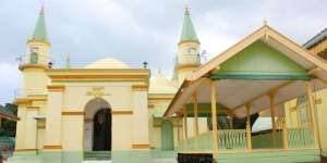 Masya Allah, Cantiknya Masjid Putih Telur di Pulau Penyengat