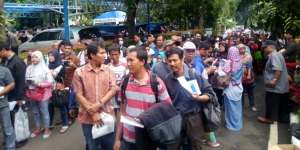 Wow! Hampir 2.000 Orang Antre Urus SIM-STNK