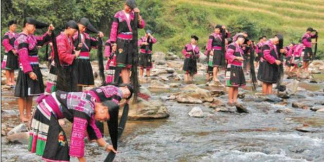 Rahasia Rambut Panjang Suku Huangluo