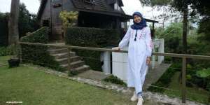 Nia Nastiti: Putih Kasual, Cocok untuk Formal & Nonformal