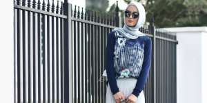 Shah Hatun: Pesona Silver dan Navy, Bikin Makin Anggun