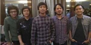 D'Masiv Ajak Penggemar Mengaji di Tanah Suci