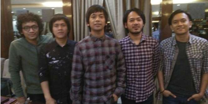 D'Masiv Ajak Penggemar Mengaji di Tanah Suci